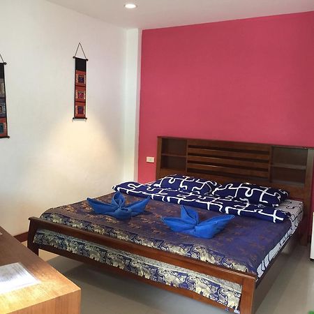 Dreams Guesthouse & Hostel Patong Екстер'єр фото