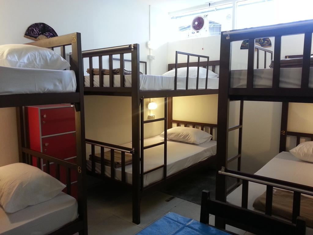 Dreams Guesthouse & Hostel Patong Екстер'єр фото