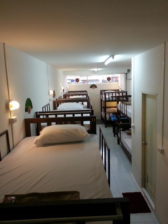 Dreams Guesthouse & Hostel Patong Екстер'єр фото