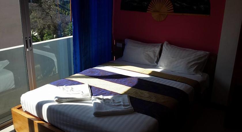 Dreams Guesthouse & Hostel Patong Екстер'єр фото