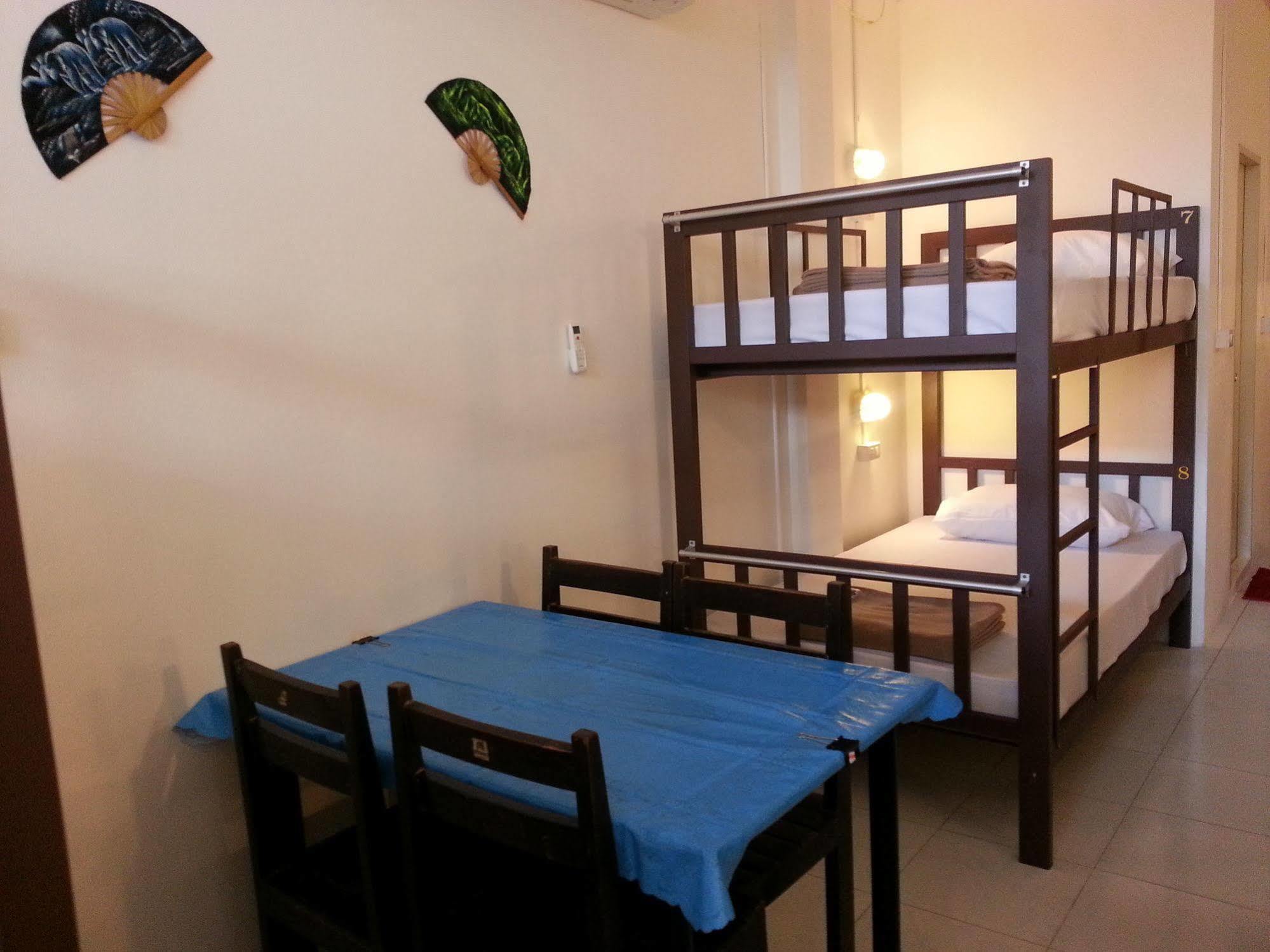 Dreams Guesthouse & Hostel Patong Екстер'єр фото